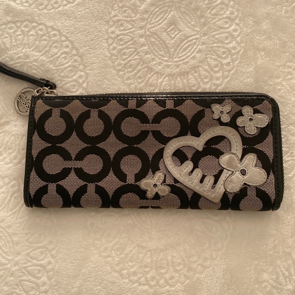 Coach Poppy 3/4 zip wallet